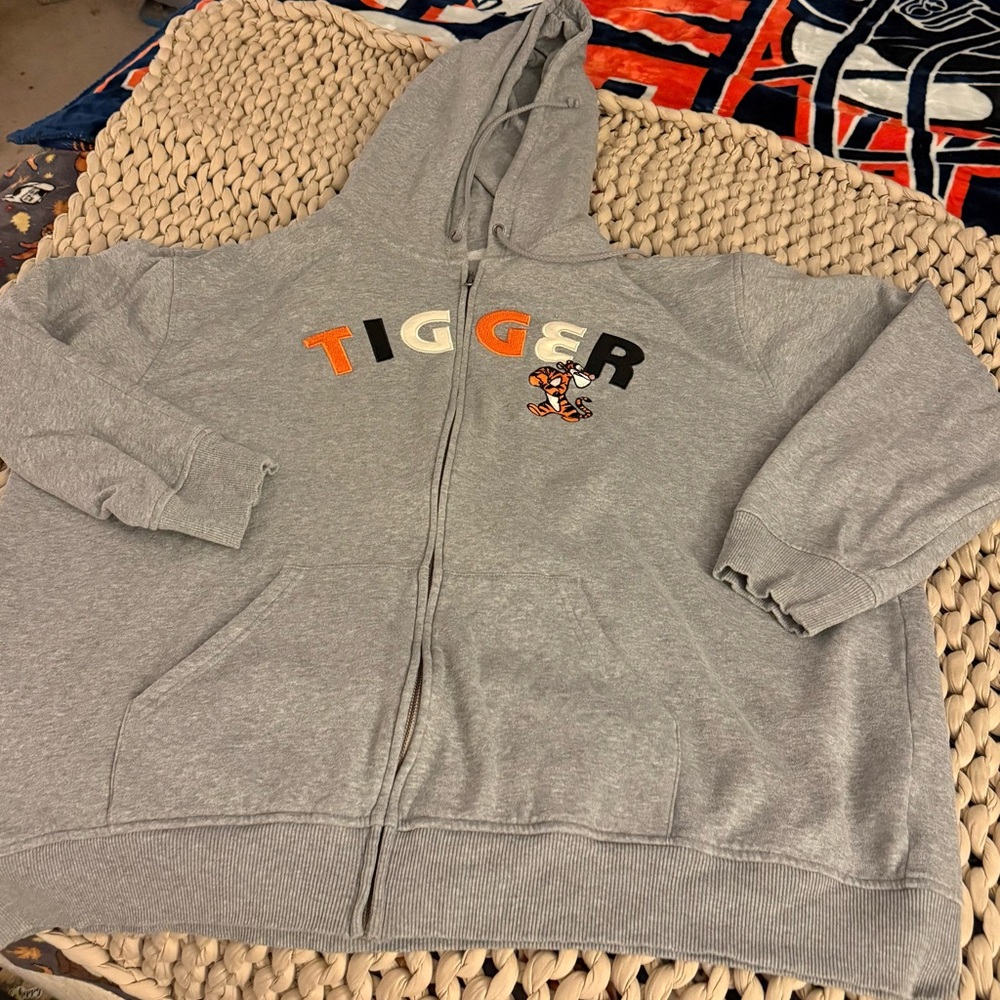 Disney Tigger Disneyland Walt Disney World Zip Up Sweatshirt